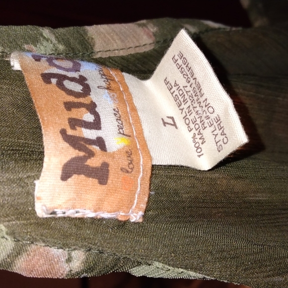Mudd sleeveless top camo green size L in great used condition - Picture 6 of 16